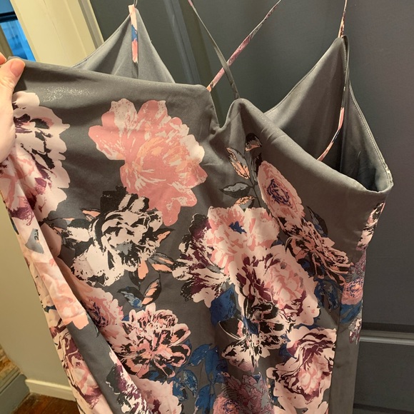 Light, breezy cute spring dress - Picture 3 of 3